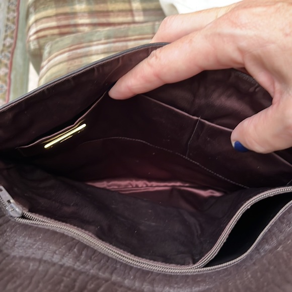 Fendi leather bag bought in Italy bought in the 80’s . Excellent cond - Picture 10 of 10